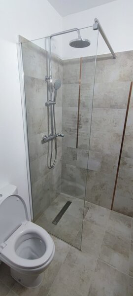 Stefan cel Mare, vav de Spitalul Colentina, metrou, Parcul Circului 6 min.