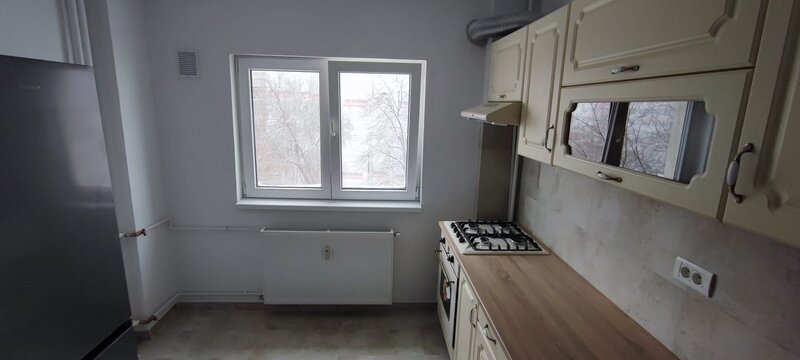 Stefan cel Mare, vav de Spitalul Colentina, metrou, Parcul Circului 6 min.