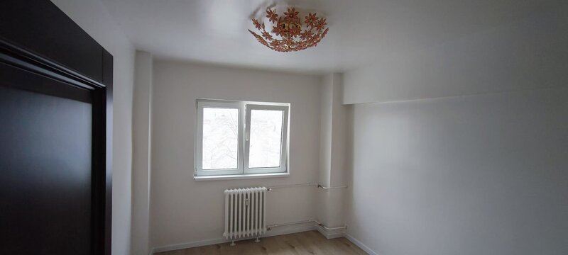 Stefan cel Mare, vav de Spitalul Colentina, metrou, Parcul Circului 6 min.